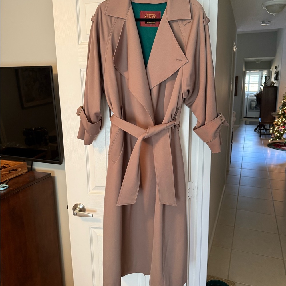 Sanyo Carol Cohen size 6 Wool Trench